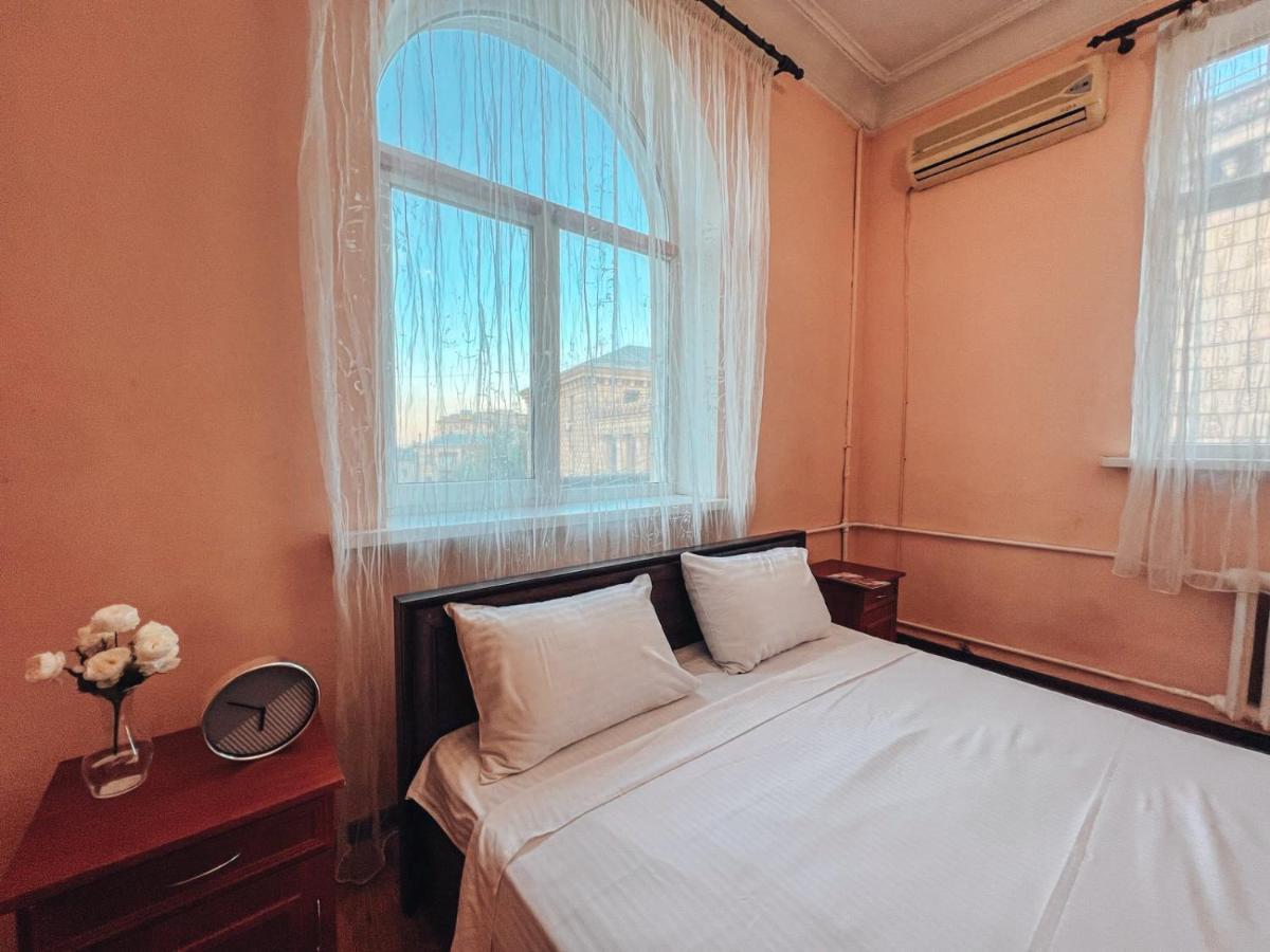 Apartments On Kreshchatik 17 Kiev Bagian luar foto
