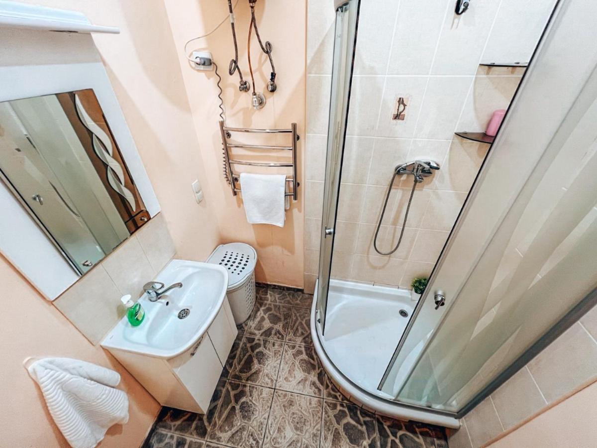 Apartments On Kreshchatik 17 Kiev Bagian luar foto